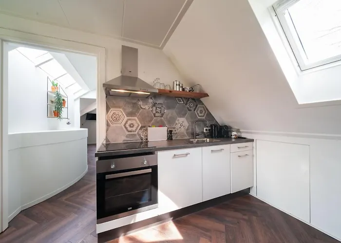 Dierenweide Upstairs